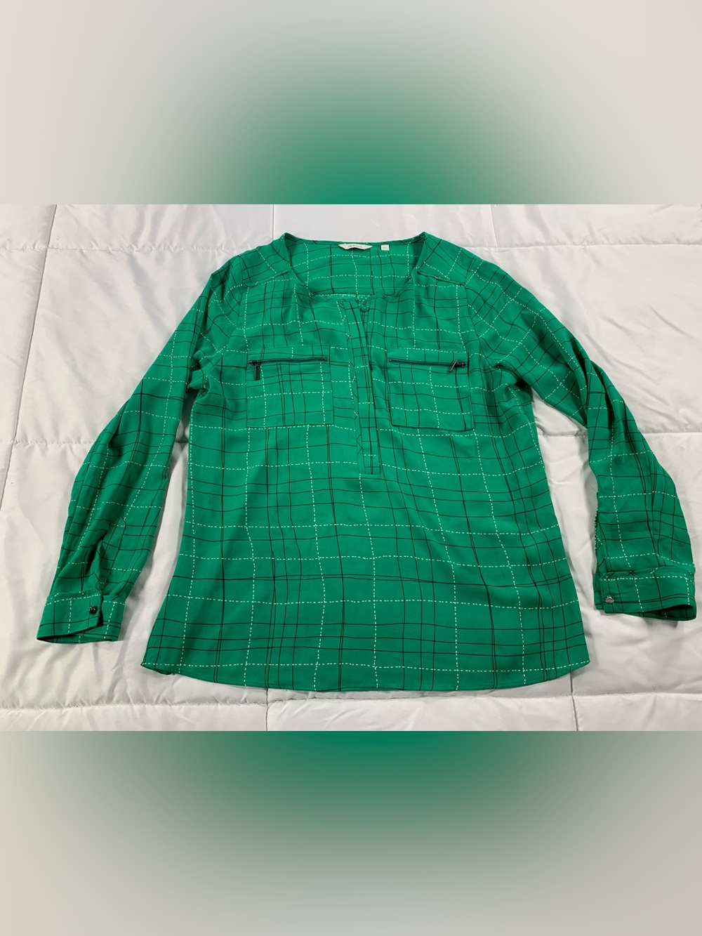 Like new Reitmans long sleeve blouse size M